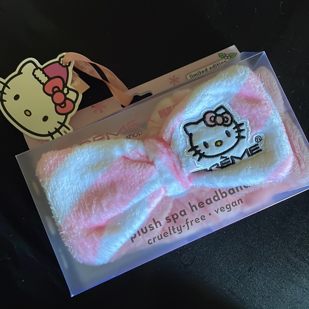 💕The Crème Shop x Hello Kitty Set💕 - Picture 6 of 8